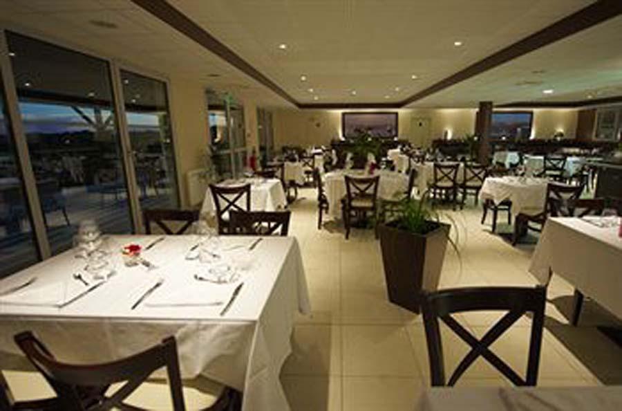 Best Western Cote Des Sables Plouescat Restaurante foto